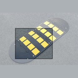 Base pour ralentisseur caoutchouc 60 x 47 x 3 cm noir avec bandes jaunes