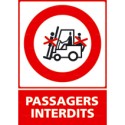 https://www.4mepro.com/26647-medium_default/panneau-vertical-passagers-interdits-sur-chariot-elevateur.jpg