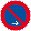 https://www.4mepro.com/27950-medium_default/panneau-rond-stationnement-interdit-avec-fleche-en-bas-vers-la-droite.jpg