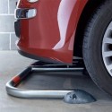 Barrière de parking avec embases résistantes