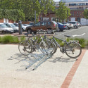 Range 10 vélos au sol face à face