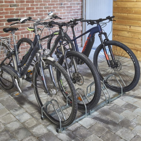 Râtelier 4 vélos - 3 largeurs de pneus différentes